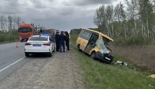 В Омской области автобус с детьми попал в ДТП, один ребенок погиб