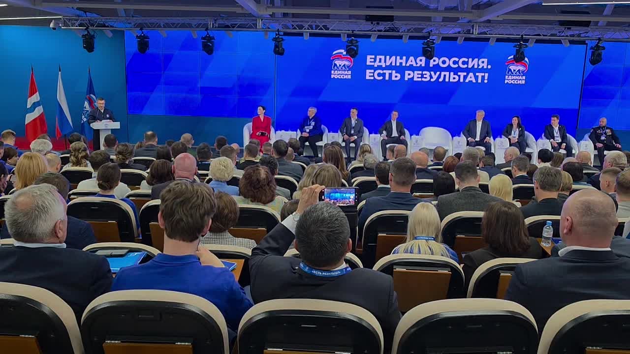Владимир Якушев: Единая Россия создает условия для профессиональной реализации молодежи на селе