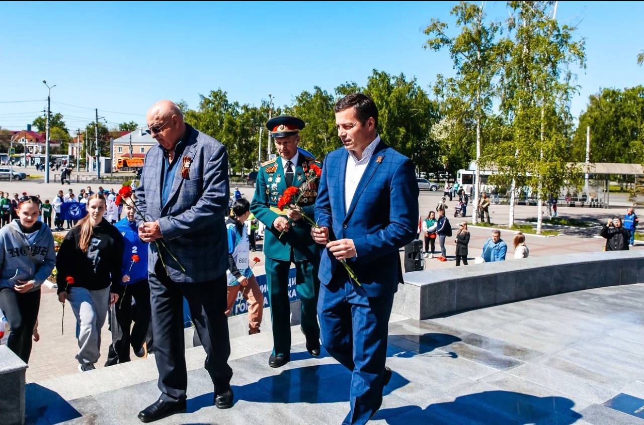 Сегодня в Октябрьском округе состоялся легкоатлетический пробег «Неделя бега — Эстафета памяти», посвящённый 81-й годовщине Победы в Великой Отечественной войне