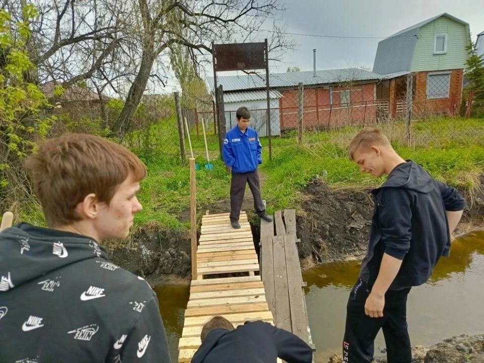 Сооружение водоотвода вдоль железной дороги в Осташковском дачном массиве практически завершено