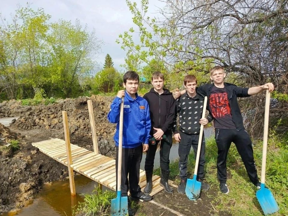 Сооружение водоотвода вдоль железной дороги в Осташковском дачном массиве практически завершено Сооружение водоотвода вдоль железной дороги в Осташковском дачном массиве практически завершено