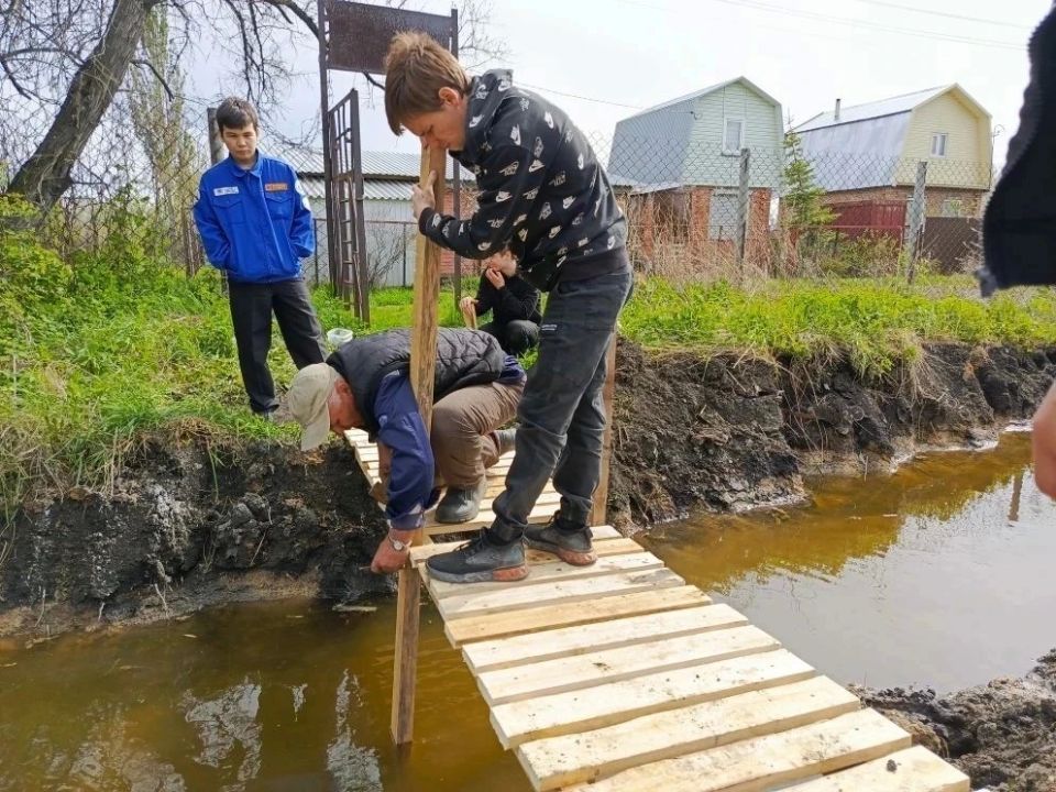 Сооружение водоотвода вдоль железной дороги в Осташковском дачном массиве практически завершено Сооружение водоотвода вдоль железной дороги в Осташковском дачном массиве практически завершено