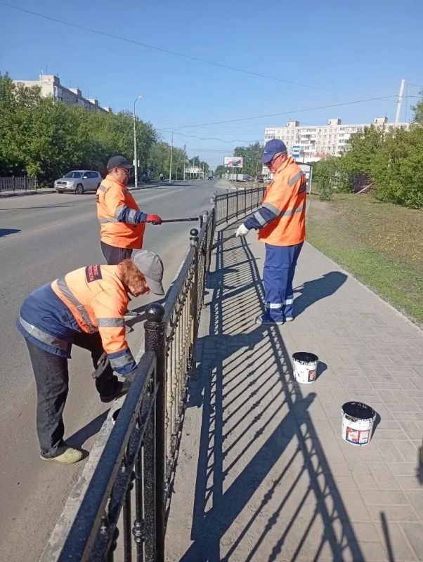 В Омске продолжаются работы по летнему содержанию дорог В Омске продолжаются работы по летнему содержанию дорог