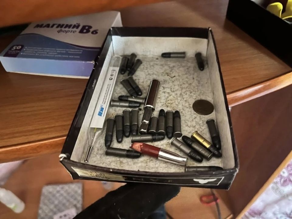 Из рук в руки: трое сельчан задержаны за незаконный оборот оружия Из рук в руки: трое сельчан задержаны за незаконный оборот оружия