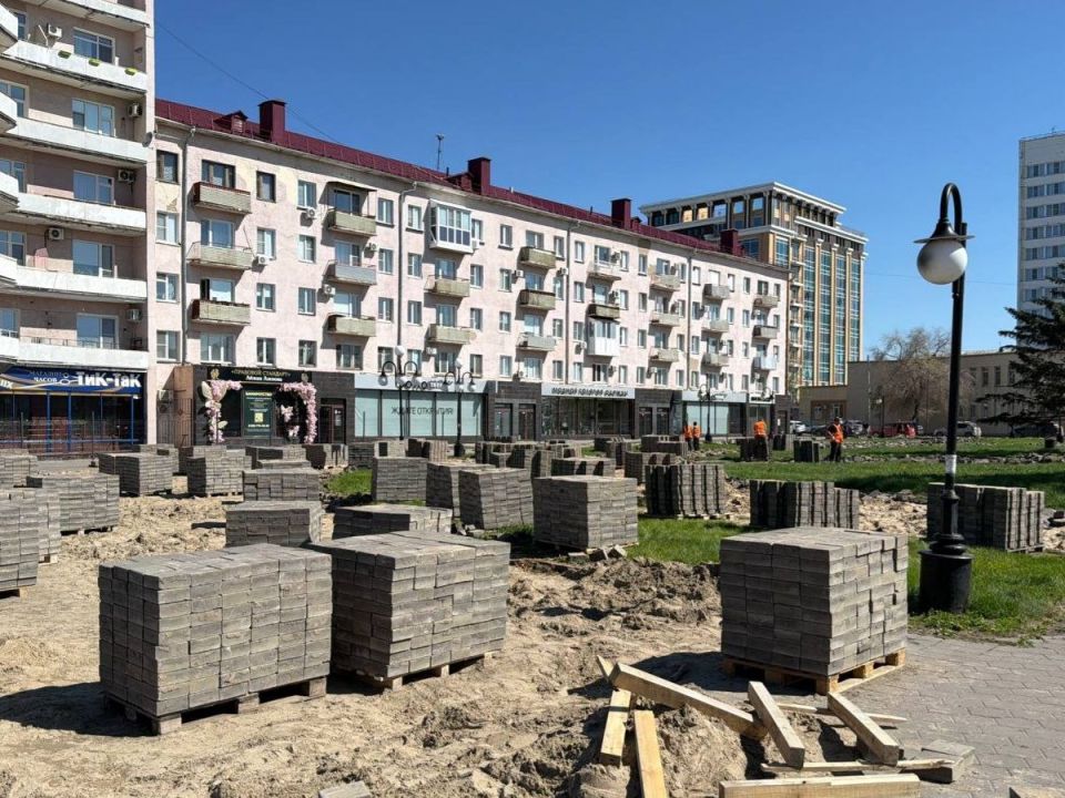 Началось благоустройство площади Бухгольца в центре Омска Началось благоустройство площади Бухгольца в центре Омска