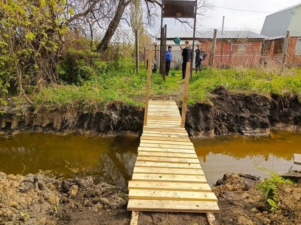 Сооружение водоотвода вдоль железной дороги в Осташковском дачном массиве практически завершено Сооружение водоотвода вдоль железной дороги в Осташковском дачном массиве практически завершено