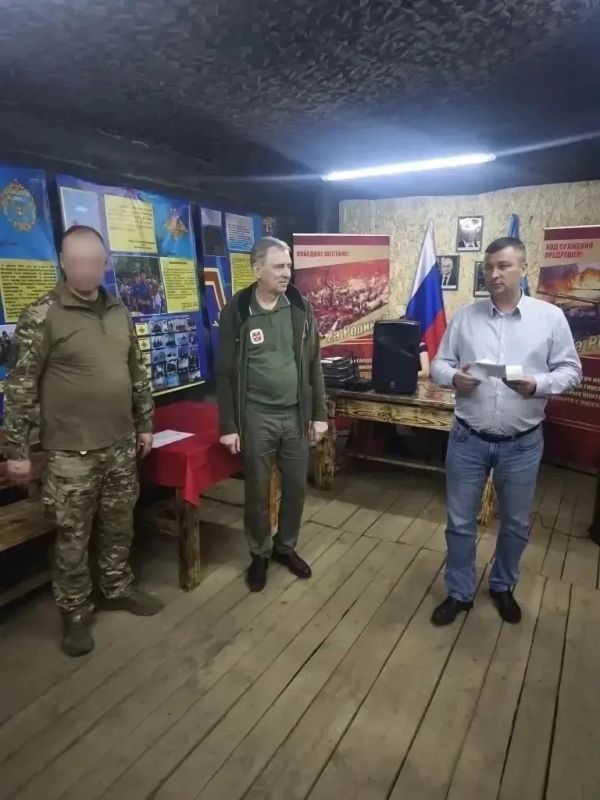 Омским бойцам в зоне СВО вручили региональные награды Омским бойцам в зоне СВО вручили региональные награды