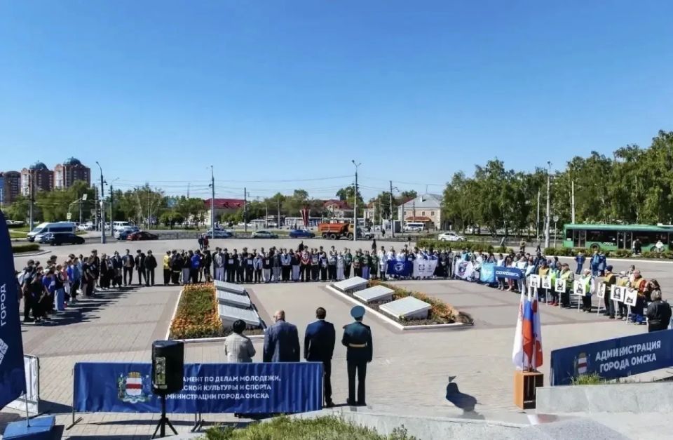 В Омске завершилась XI городская легкоатлетическая эстафета «Неделя бега – Эстафета памяти» В Омске завершилась XI городская легкоатлетическая эстафета «Неделя бега – Эстафета памяти»