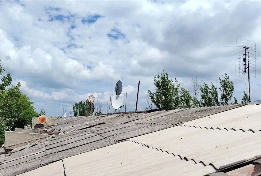 Виктор Водолацкий: В Стаханове ЛНР начался капительный ремонт кровель Виктор Водолацкий: В Стаханове ЛНР начался капительный ремонт кровель
