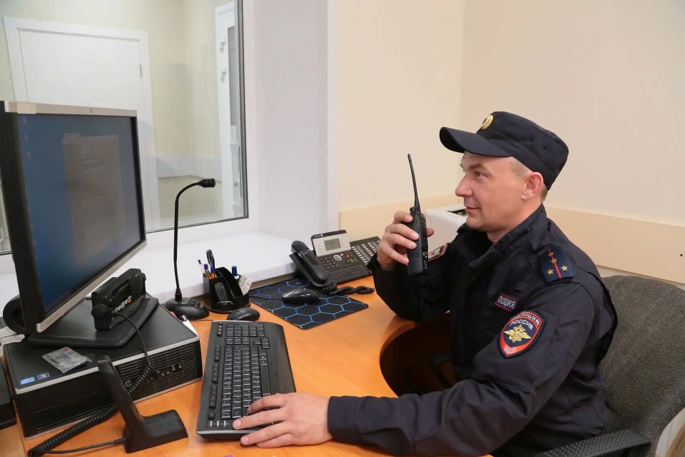 Сергей Шелест: Накануне вместе с начальником УМВД России по Омской области Вадимом Владимировичем Болотовым поздравили сотрудников 3-го батальон полка патрульно-постовой службы полиции УМВД России по городу Омску с новосельем Сергей Шелест: Накануне вместе с начальником УМВД России по Омской области Вадимом Владимировичем Болотовым поздравили сотрудников 3-го батальон полка патрульно-постовой службы полиции УМВД России по городу Омску с новосельем