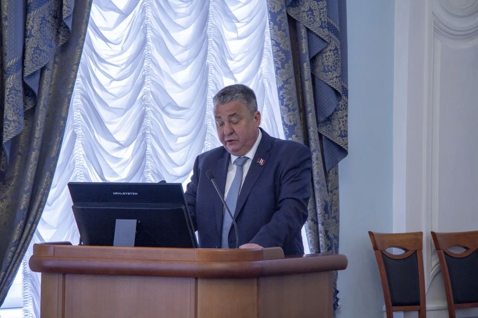 Областной парламент внес изменения в законы в сфере пассажирских перевозок и принял к рассмотрению законопроект об охране зеленых насаждений Областной парламент внес изменения в законы в сфере пассажирских перевозок и принял к рассмотрению законопроект об охране зеленых насаждений