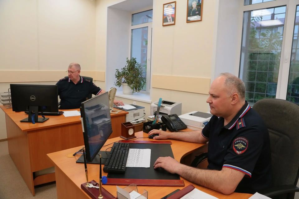 Сергей Шелест: Накануне вместе с начальником УМВД России по Омской области Вадимом Владимировичем Болотовым поздравили сотрудников 3-го батальон полка патрульно-постовой службы полиции УМВД России по городу Омску с новосельем Сергей Шелест: Накануне вместе с начальником УМВД России по Омской области Вадимом Владимировичем Болотовым поздравили сотрудников 3-го батальон полка патрульно-постовой службы полиции УМВД России по городу Омску с новосельем