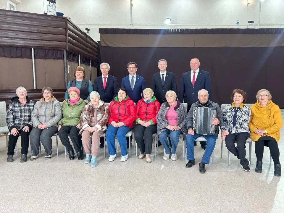 Знаменский район с рабочим визитом посетили депутаты Знаменский район с рабочим визитом посетили депутаты