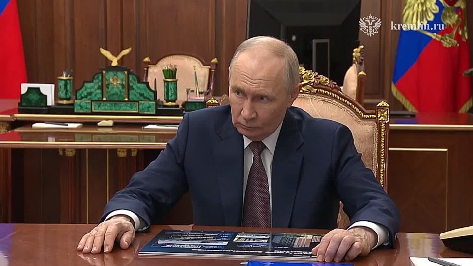 Путин провел встречу с губернатором Омской области