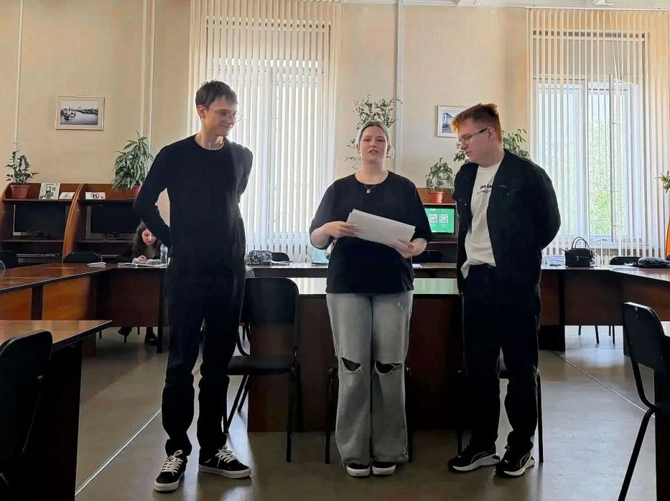 Избирком на «Аттестации»: студенты ОмГУПСа готовятся стать госслужащими Избирком на «Аттестации»: студенты ОмГУПСа готовятся стать госслужащими