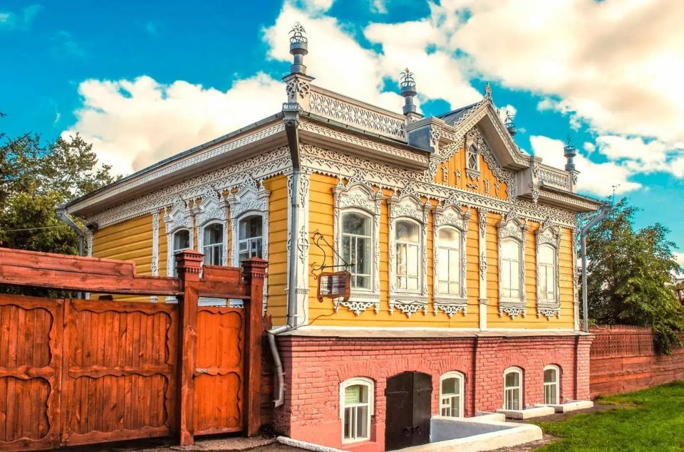 Владимир Путин и Виталий Хоценко обсудили статусность Омска и музей «Старина Сибирская» Владимир Путин и Виталий Хоценко обсудили статусность Омска и музей «Старина Сибирская»