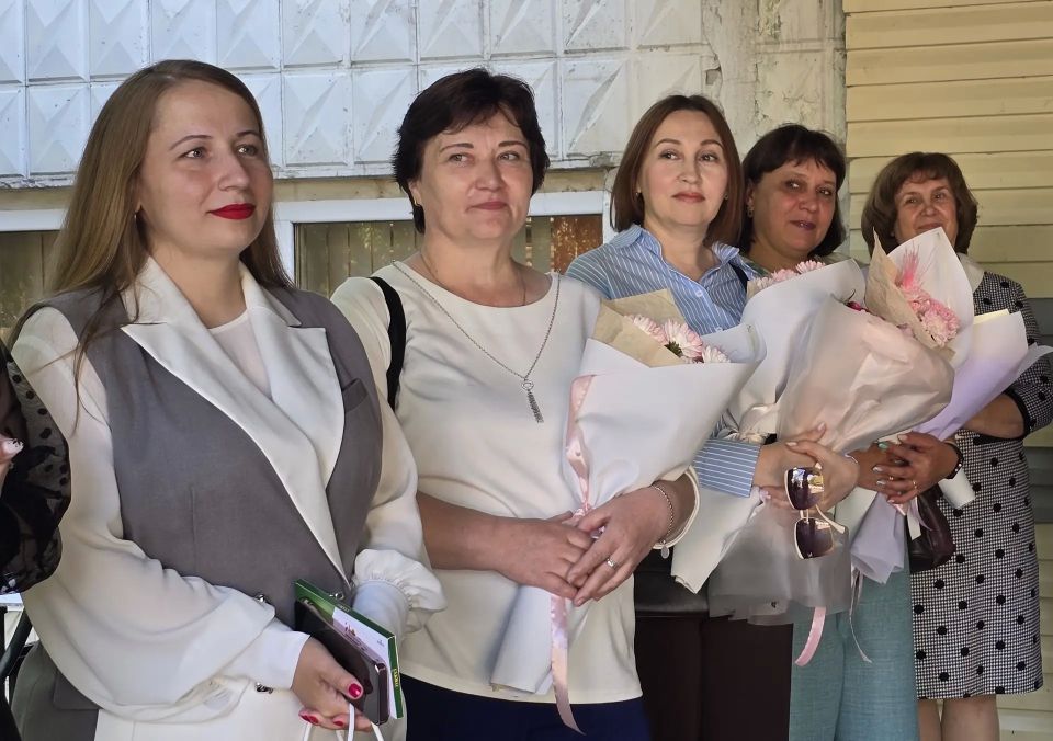 По всей Омской области сегодня звучат последние звонки По всей Омской области сегодня звучат последние звонки