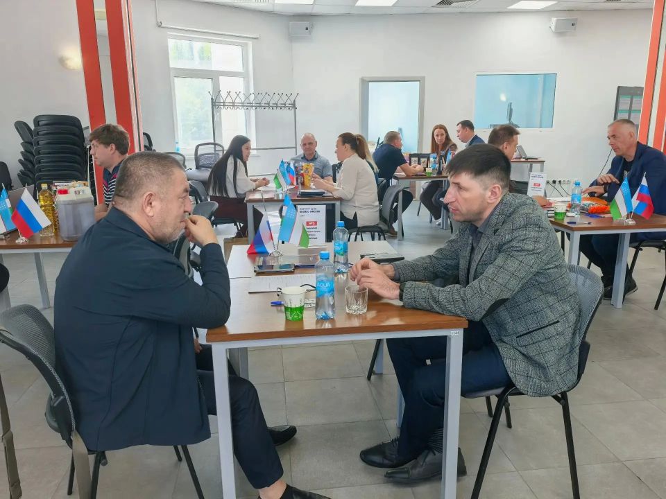 В Омске стартовали переговоры с бизнесом Узбекистана: предприматели презентовали стройматериалы, напитки, майонез и ИТ-разработки В Омске стартовали переговоры с бизнесом Узбекистана: предприматели презентовали стройматериалы, напитки, майонез и ИТ-разработки