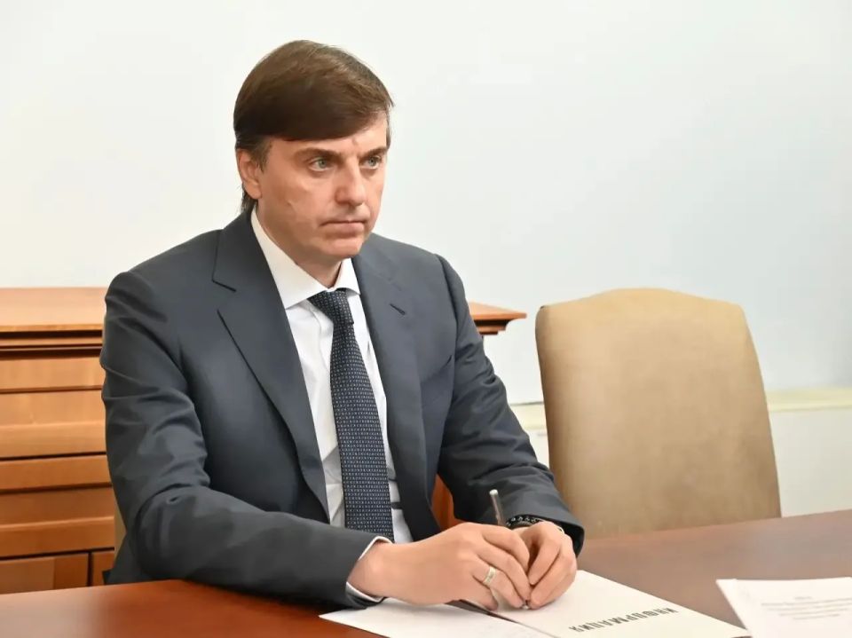 Виталий Хоценко: Провели рабочую встречу с Министром просвещения России Сергеем Сергеевичем Кравцовым, который сегодня работает в Омске Виталий Хоценко: Провели рабочую встречу с Министром просвещения России Сергеем Сергеевичем Кравцовым, который сегодня работает в Омске