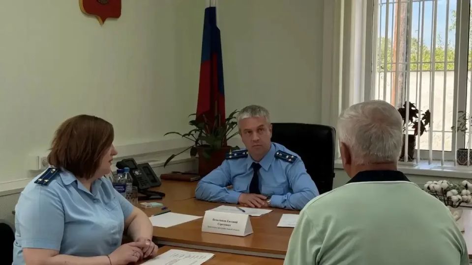 Руководители прокуратуры Омской области провели прием граждан в прокуратурах трех муниципальных районов Руководители прокуратуры Омской области провели прием граждан в прокуратурах трех муниципальных районов