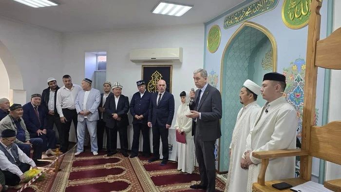 Спикер Омского Заксобрания Артемов поздравил мусульман с Курбан-байрамом Спикер Омского Заксобрания Артемов поздравил мусульман с Курбан-байрамом
