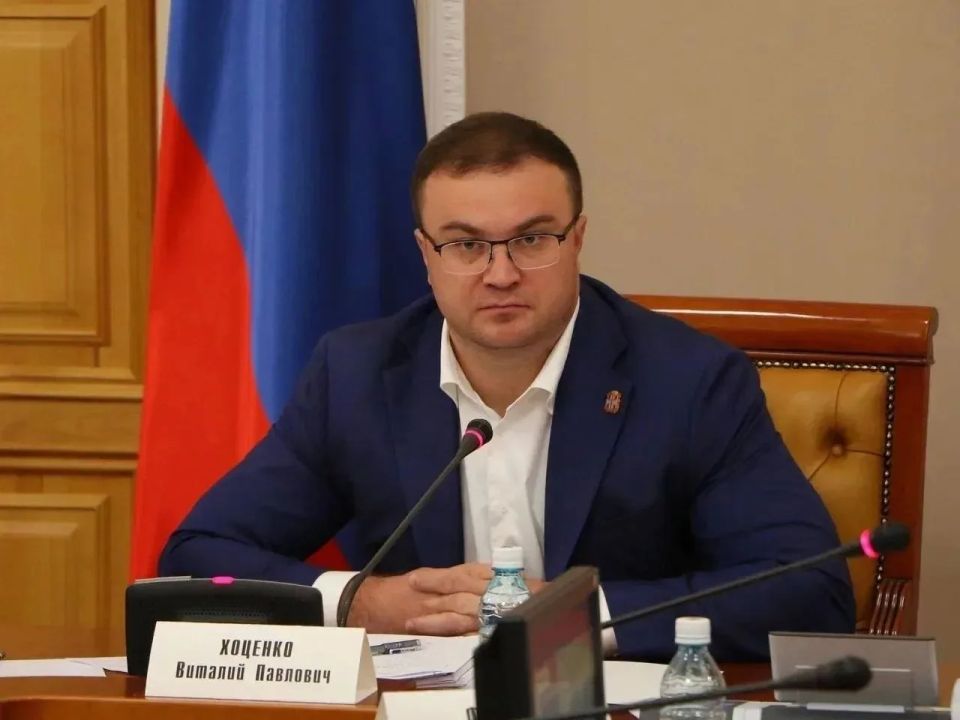 Виталий Хоценко поручил выделить дополнительные средства на подготовку детских лагерей и путёвки для школьников