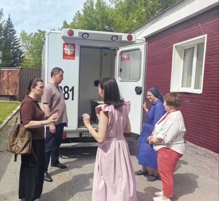 Представители Минтруда посетили католический центр «Каритас»