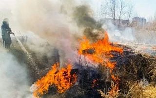 Следователи СК России по Омской области совместно с сотрудниками МЧС напоминают жителям Омской области, что в регионе действует ОСОБЫЙ ПРОТИВОПОЖАРНЫЙ РЕЖИМ, когда риск пожаров возрастает