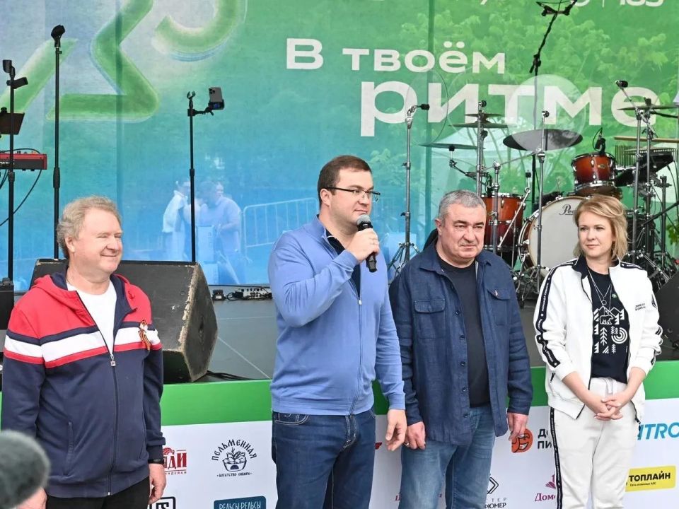 Виталий Хоценко: В Омске при поддержке Сбера уже в тринадцатый раз прошел благотворительный «Зеленый марафон» Виталий Хоценко: В Омске при поддержке Сбера уже в тринадцатый раз прошел благотворительный «Зеленый марафон»