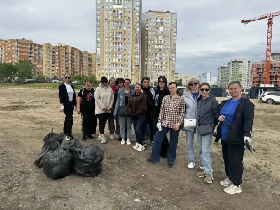 Сотрудники министерства приняли участие в очередном субботнике