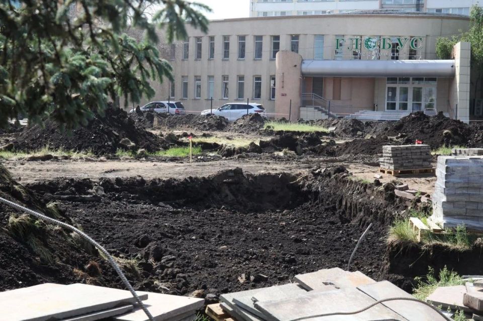 Благоустройство площади Бухгольца в Омске завершат к 1 сентября Благоустройство площади Бухгольца в Омске завершат к 1 сентября