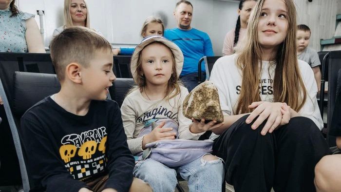 Омский «Кордиант» устроил для детей сотрудников путешествие в мир науки и природы Омский «Кордиант» устроил для детей сотрудников путешествие в мир науки и природы