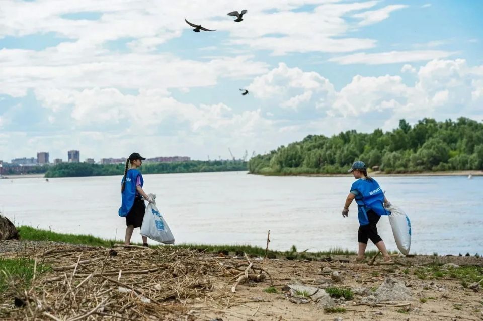 «Собрали 40 мешков за день»: в Омске учредили новый праздник — День Иртыша «Собрали 40 мешков за день»: в Омске учредили новый праздник — День Иртыша