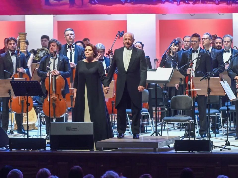 Виталий Хоценко: В Омске - Культурной столице России - завершился фестиваль «Владимир Спиваков приглашает…» Виталий Хоценко: В Омске - Культурной столице России - завершился фестиваль «Владимир Спиваков приглашает…»