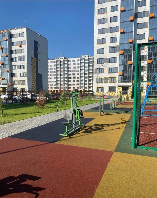 Жильё строится. В Омской области реализуют одновременно 10 масштабных инвестиционных проектов Жильё строится. В Омской области реализуют одновременно 10 масштабных инвестиционных проектов