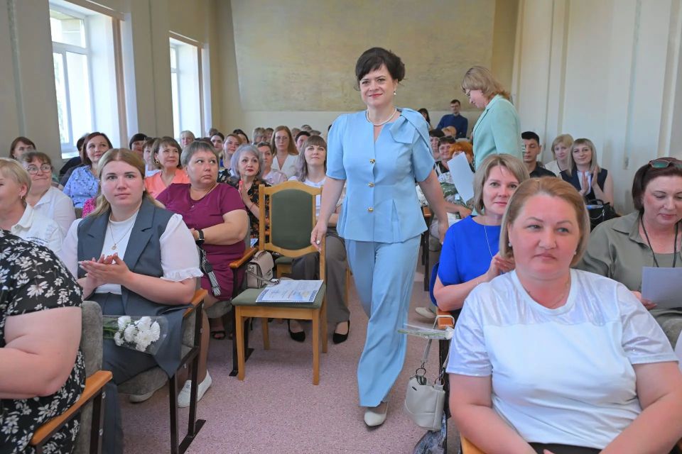 В Минтруде Омской области наградили победителей конкурсов профессионального мастерства среди социальных работников и специалистов сферы социального обслуживания В Минтруде Омской области наградили победителей конкурсов профессионального мастерства среди социальных работников и специалистов сферы социального обслуживания