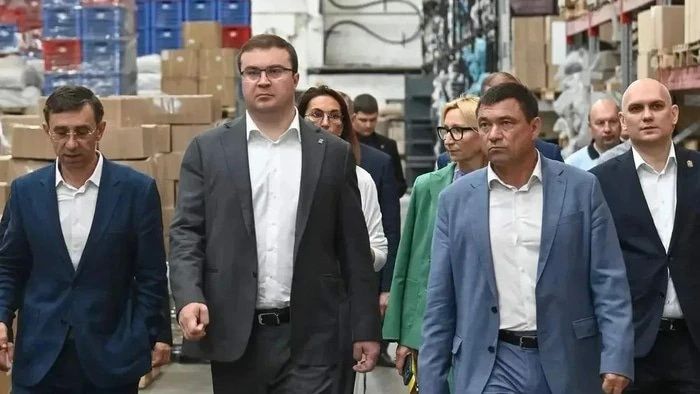 Хоценко оценил производственные возможности омских предприятий Хоценко оценил производственные возможности омских предприятий