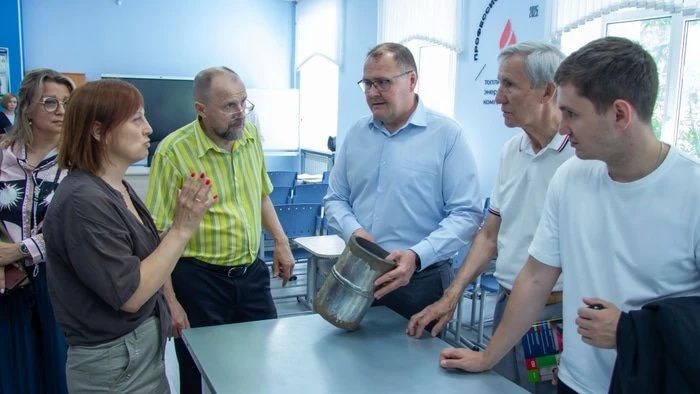 Парламентарии региона рекомендовали ограничить продажу бензина подросткам без прав Парламентарии региона рекомендовали ограничить продажу бензина подросткам без прав