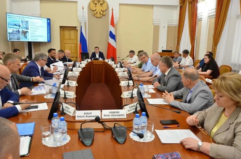Виталий Хоценко провёл совещание по капитальному ремонту студенческих общежитий