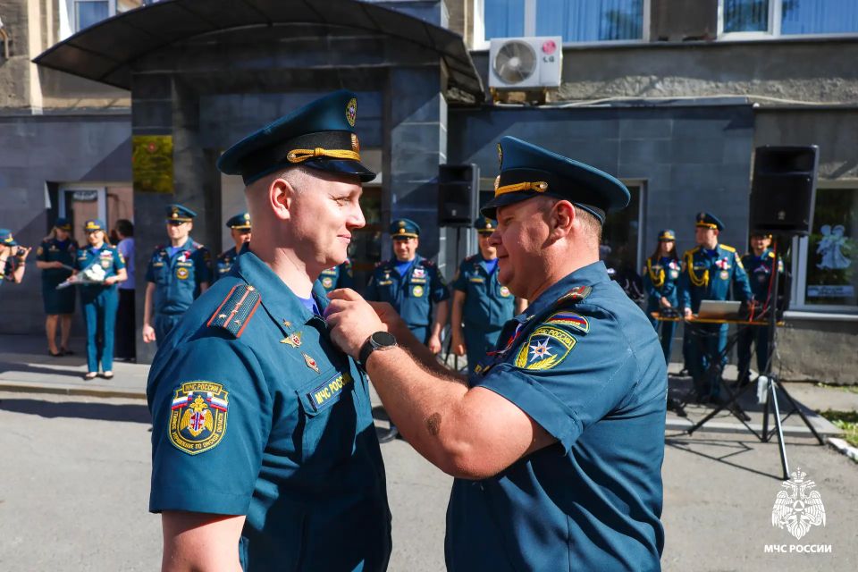 В Главном управлении МЧС России по Омской области отметили День России В Главном управлении МЧС России по Омской области отметили День России