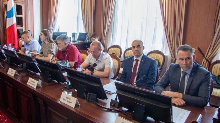 Передачу земли для многодетных и судьбу объектов культурного наследия обсудили в Заксобрании Передачу земли для многодетных и судьбу объектов культурного наследия обсудили в Заксобрании