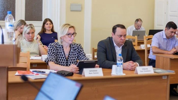 Бесплатные лекарства и проезд: областные парламентарии обсудили поддержку многодетных Бесплатные лекарства и проезд: областные парламентарии обсудили поддержку многодетных