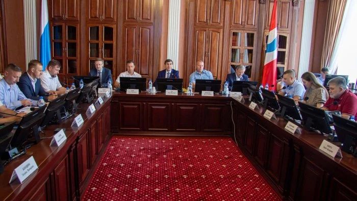 Передачу земли для многодетных и судьбу объектов культурного наследия обсудили в Заксобрании Передачу земли для многодетных и судьбу объектов культурного наследия обсудили в Заксобрании