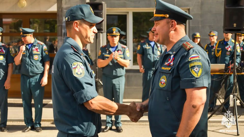 В Главном управлении МЧС России по Омской области отметили День России В Главном управлении МЧС России по Омской области отметили День России