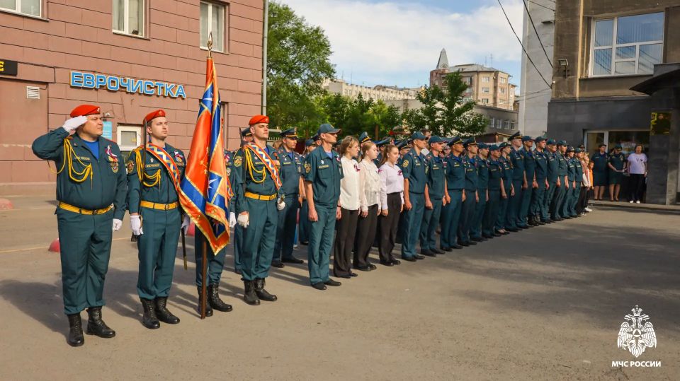 В Главном управлении МЧС России по Омской области отметили День России В Главном управлении МЧС России по Омской области отметили День России