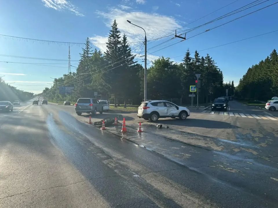 Сегодня в 19:20 часов в Госавтоинспекцию поступило сообщение о ДТП с участием мотоцикла Сегодня в 19:20 часов в Госавтоинспекцию поступило сообщение о ДТП с участием мотоцикла
