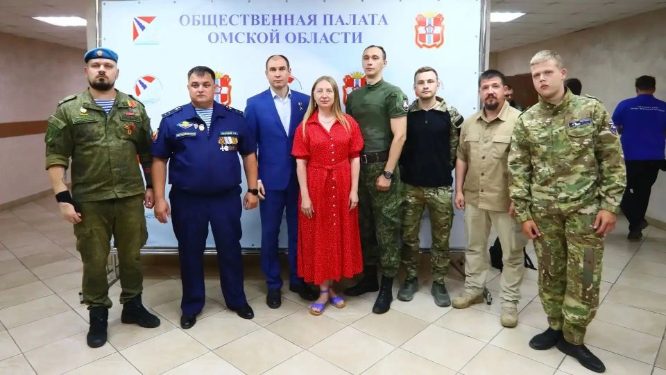Дмитрий Перминов встретился с молодежью на круглом столе «Служение Отечеству в понимании моего поколения» Дмитрий Перминов встретился с молодежью на круглом столе «Служение Отечеству в понимании моего поколения»
