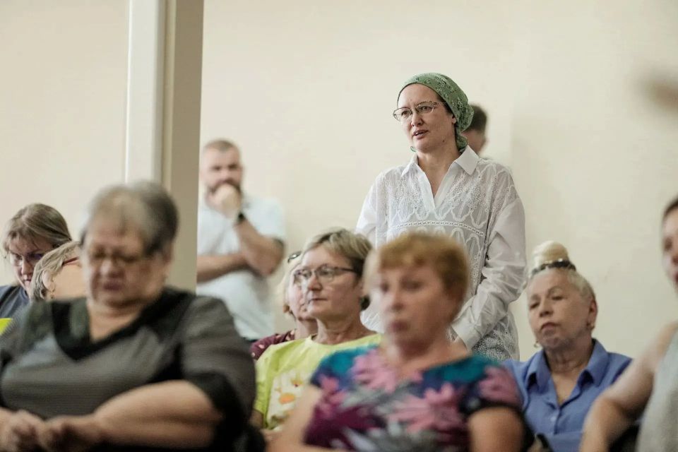 Герой России, сенатор Российской Федерации Дмитрий Перминов («Единая Россия») вместе с заслуженным работником здравоохранения России Юрием Викторовичем Шаповаловым и главой Октябрьского округа Дмитрием Сергеевичем Котовым... Герой России, сенатор Российской Федерации Дмитрий Перминов («Единая Россия») вместе с заслуженным работником здравоохранения России Юрием Викторовичем Шаповаловым и главой Октябрьского округа Дмитрием Сергеевичем Котовым...