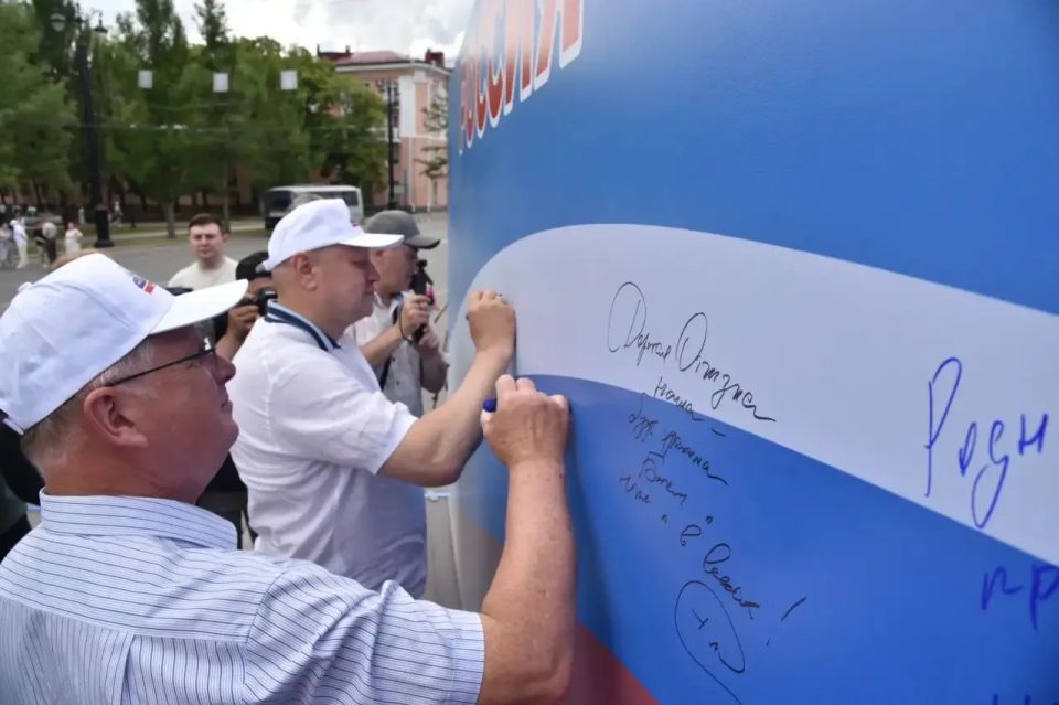Сергей Шелест: Дорогие омичи и гости нашего города, праздник набирает обороты! Несмотря на дождик, все локации работают и ждут именно вас Сергей Шелест: Дорогие омичи и гости нашего города, праздник набирает обороты! Несмотря на дождик, все локации работают и ждут именно вас