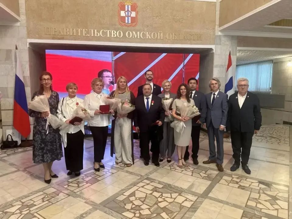 Коллектив Омской филармонии наградили орденом «За заслуги в культуре и искусстве» Коллектив Омской филармонии наградили орденом «За заслуги в культуре и искусстве»